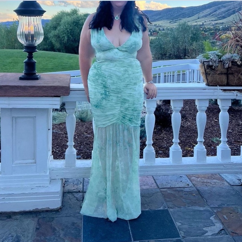 Elegant Green Evening Dress